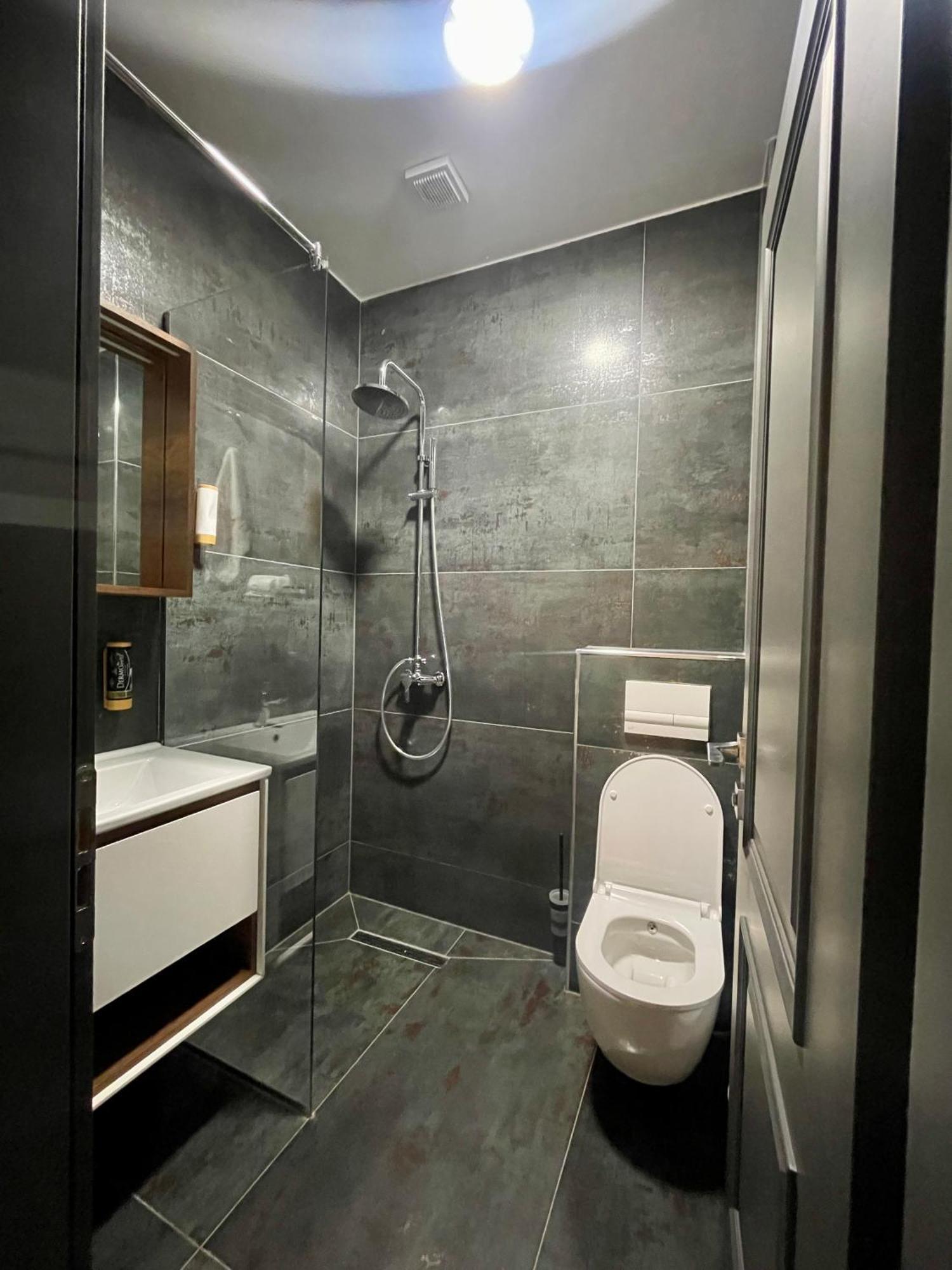 Grand Jnk Boutique Hotel Kukes Eksteriør billede