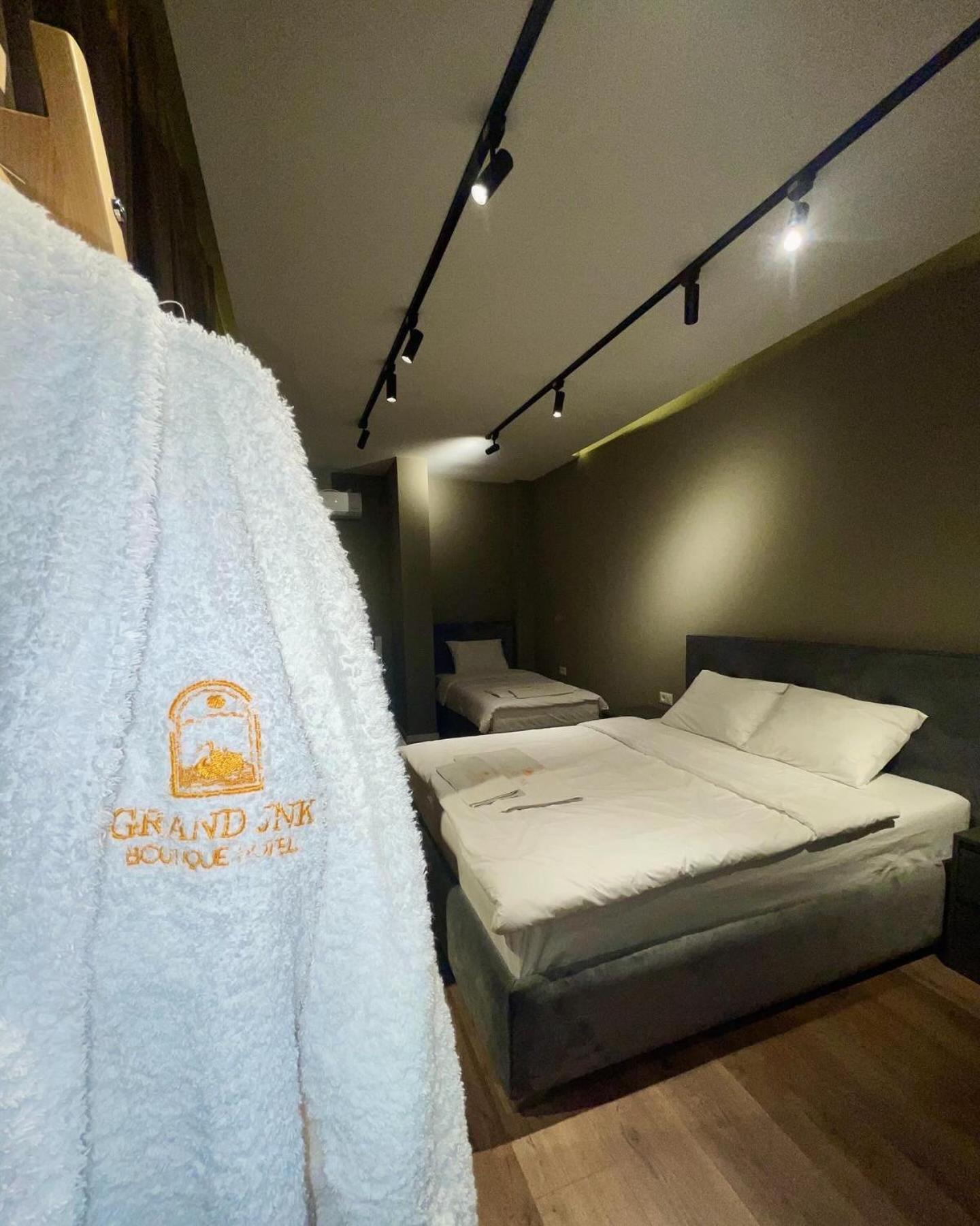 Grand Jnk Boutique Hotel Kukes Eksteriør billede